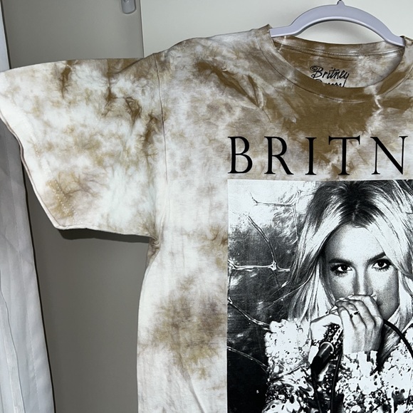 BRITNEY SPEARS bleach dyed boyfriend t-shirt - Picture 9 of 10